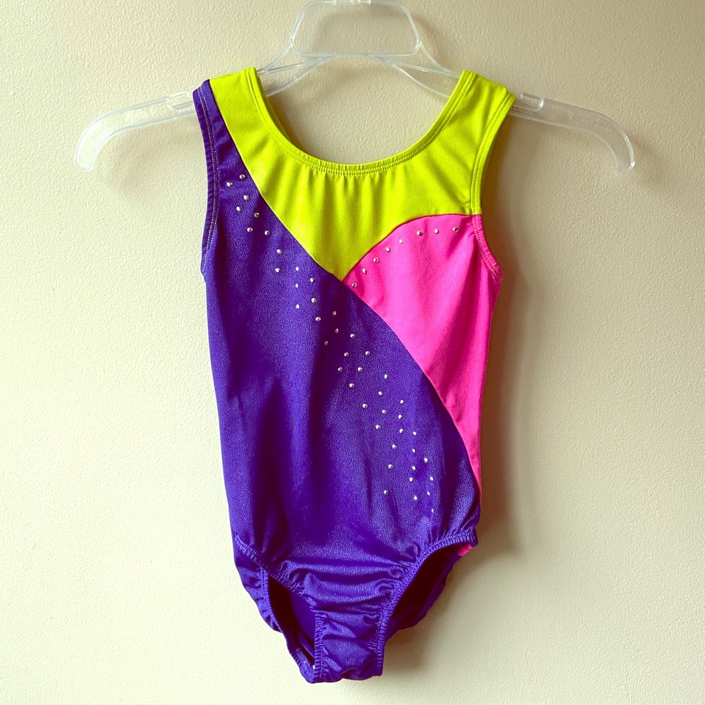 Freestyle girls’ gymnastics leotard